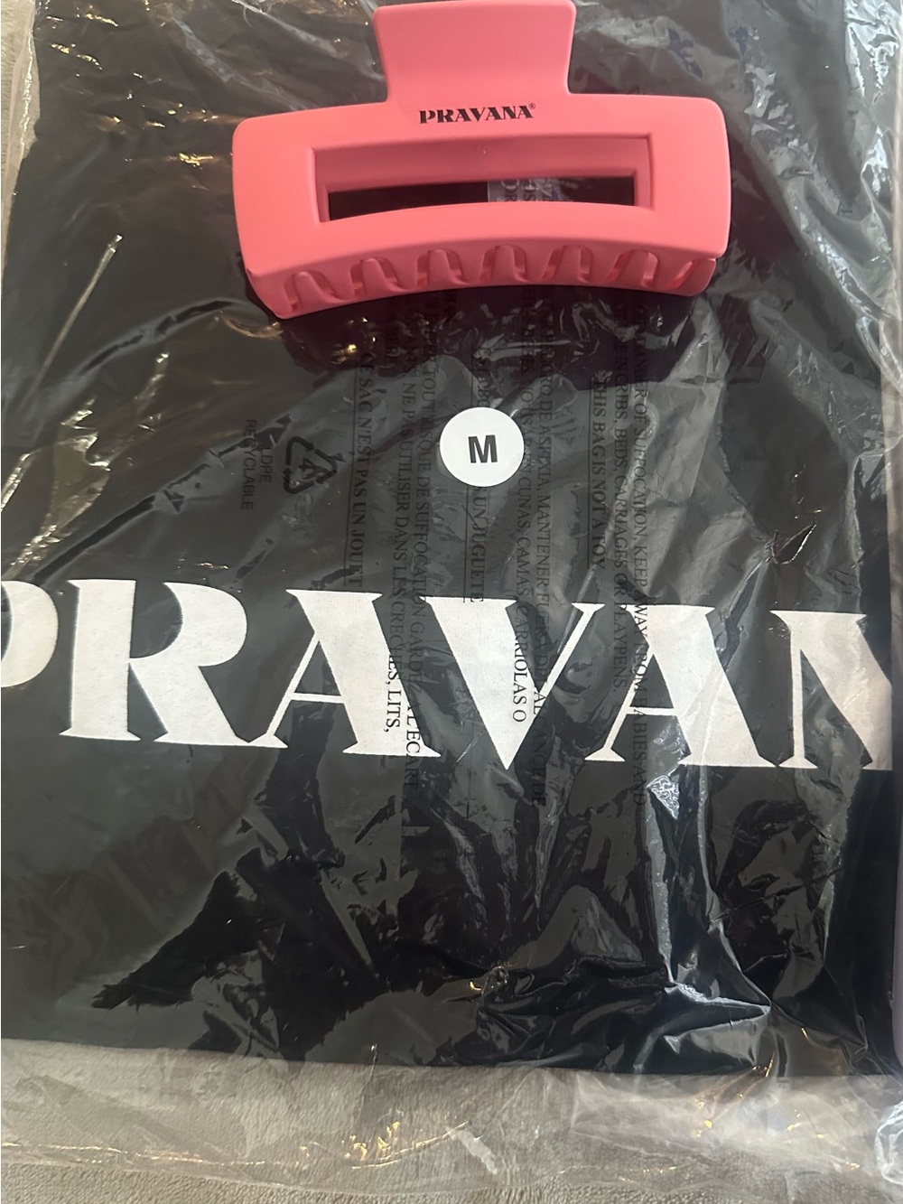 Pravana Bundle-T shirt, Clip, 2 full size Leave In, 3 HydraGloss Shades & bag - Picture 4 of 5